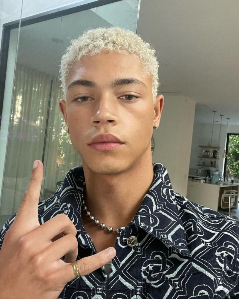 The Complete Guide to Bleach Hair Kits